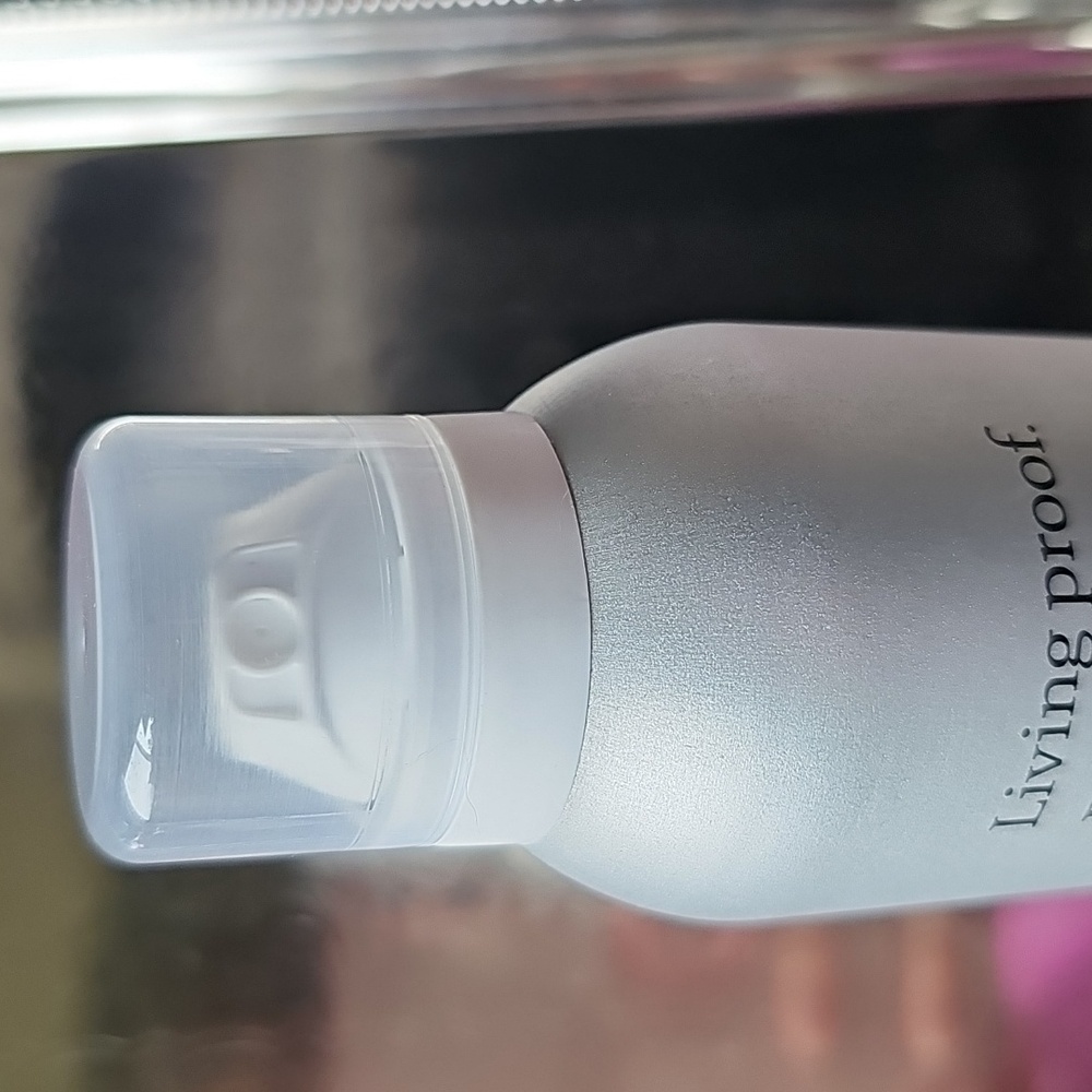 New Living Proof Advanced Clean Dry Shampoo - 5.5 oz - Picture 3 of 4